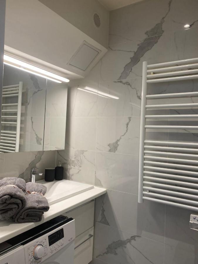 Super Appartement Refait A Neuf Beaucoup De Charme Boulogne-Billancourt Luaran gambar