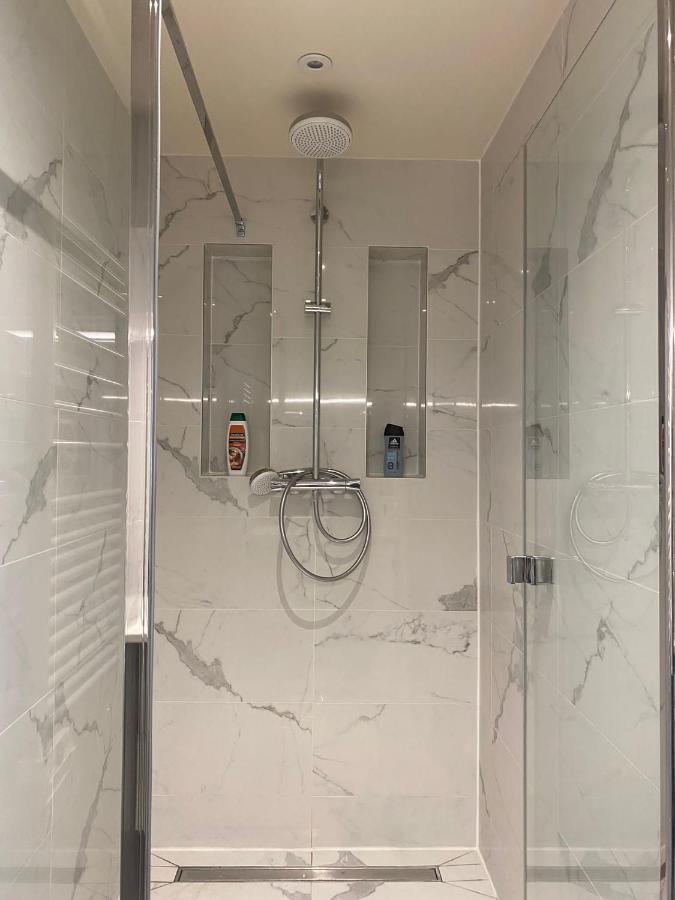 Super Appartement Refait A Neuf Beaucoup De Charme Boulogne-Billancourt Luaran gambar